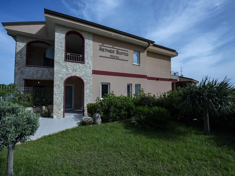 Aether Suites Tropea · Anbieterbild von TUI