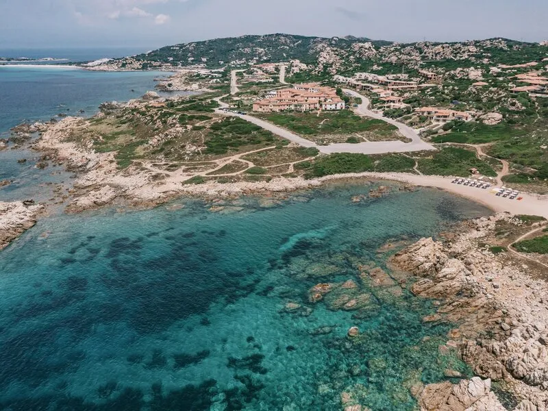 Mangia's Santa Teresa Sardinia, Curio Collection by Hilton · Anbieterbild von TUI