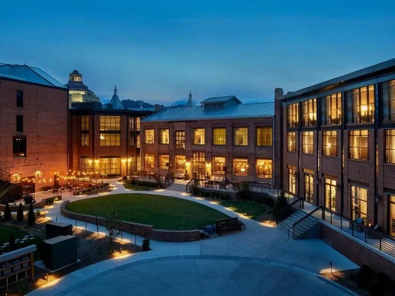 The Foundry Hotel Asheville, Curio Collection by Hilton · Anbieterbild von TUI