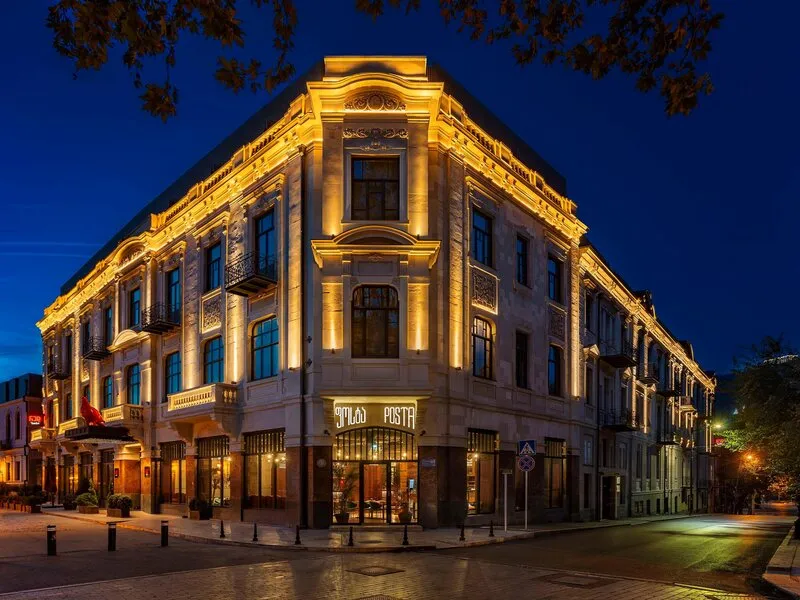 Radisson RED Tbilisi · Anbieterbild von TUI