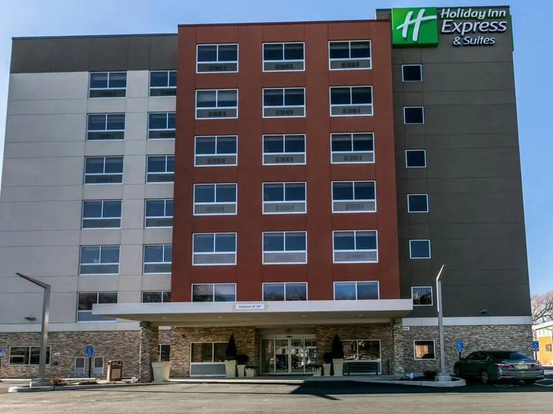 Holiday Inn Express & Suites Jersey City North - Hoboken · Anbieterbild von TUI