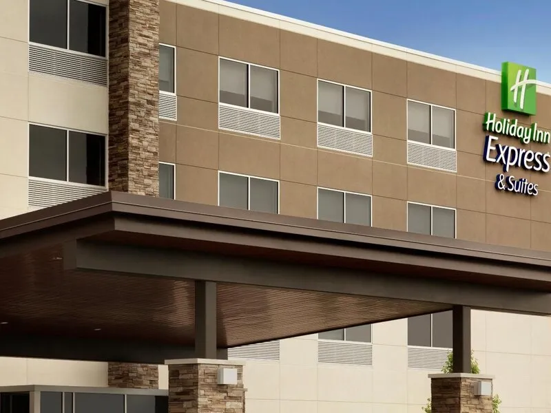 Holiday Inn Express & Suites Calgary Airport Trail NE · Anbieterbild von TUI