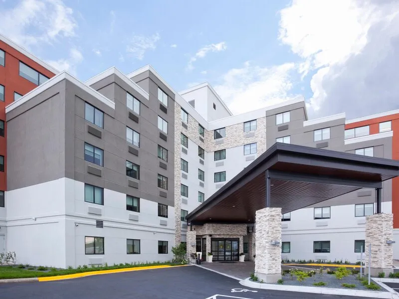 Holiday Inn Express Roseville-St. Paul · Anbieterbild von TUI