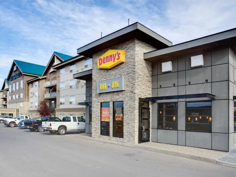 Sandman Hotel & Suites Calgary West · Anbieterbild von TUI