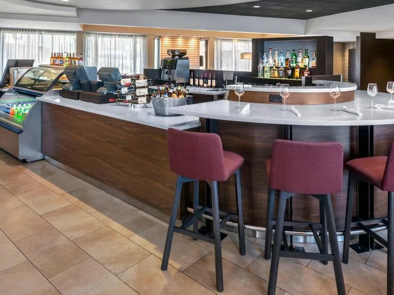 Courtyard Newark Liberty International Airport · Anbieterbild von TUI
