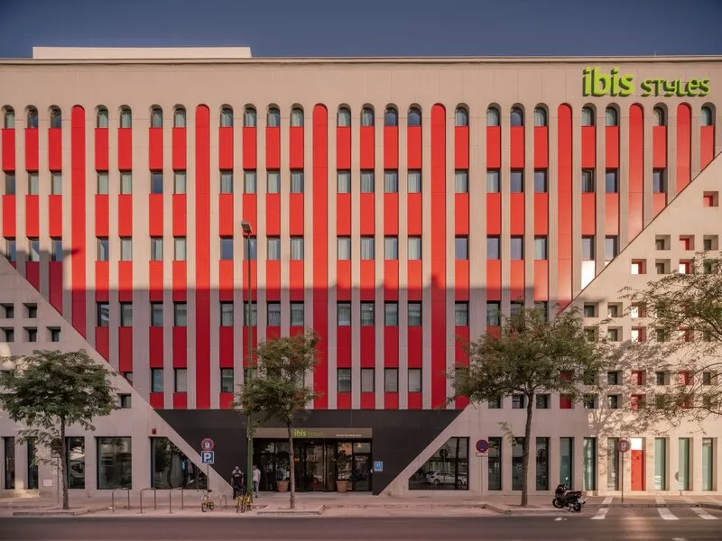 ibis Styles Sevilla Santa Justa · Anbieterbild von TUI