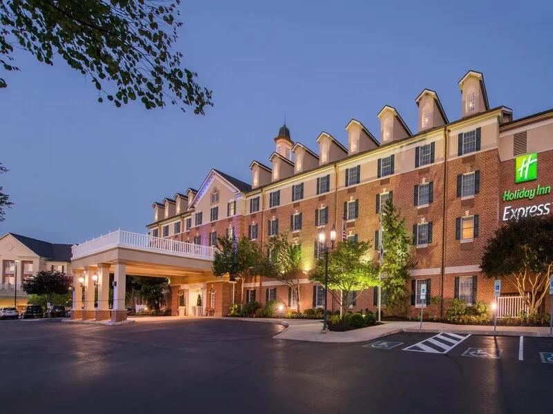 Holiday Inn Express State College @Williamsburg Square · Anbieterbild von TUI