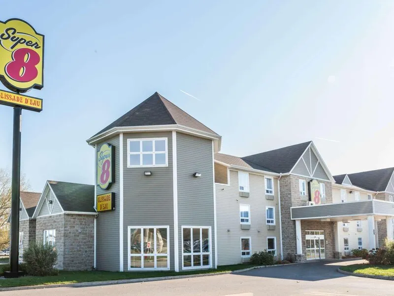 Super 8 by Wyndham Trois-Rivieres · Anbieterbild von TUI