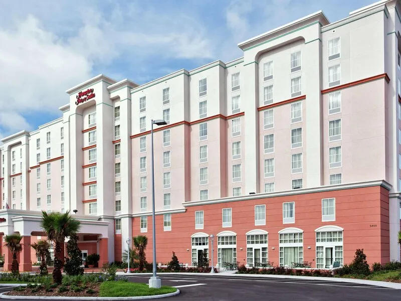 Hampton Inn & Suites Orlando Airport @ Gateway Village · Anbieterbild von TUI