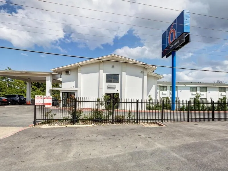 Motel 6 Dallas South · Anbieterbild von TUI