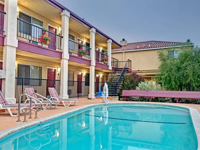 Super 8 by Wyndham Santa Cruz/Beach Boardwalk East · Anbieterbild von TUI