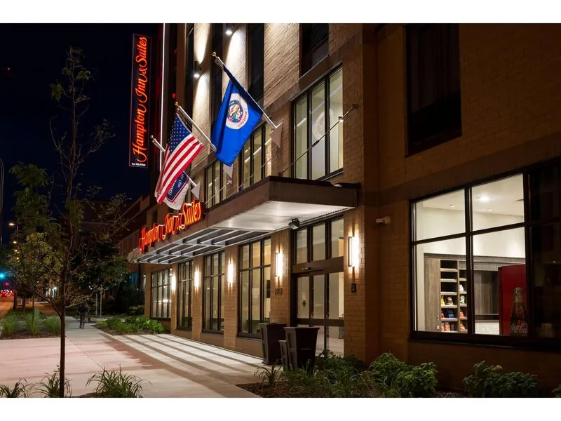 Hampton Inn & Suites Minneapolis University Area · Anbieterbild von TUI