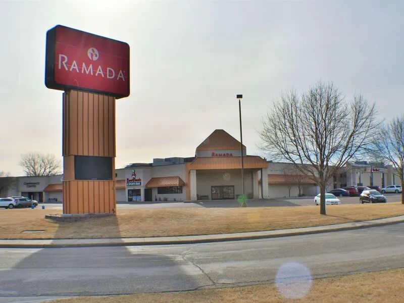 Ramada by Wyndham Sioux Falls Airport-Waterpark & Event Ctr · Anbieterbild von TUI