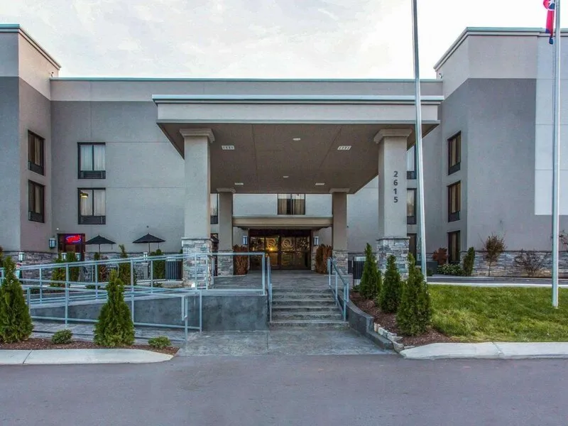 Quality Suites Nashville Airport · Anbieterbild von TUI