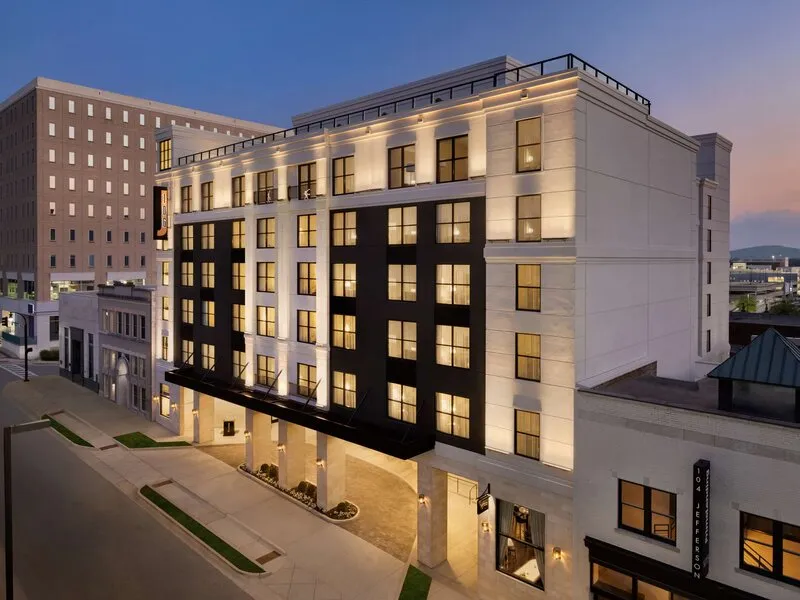 106 Jefferson Huntsville Curio Collection by Hilton · Anbieterbild von TUI