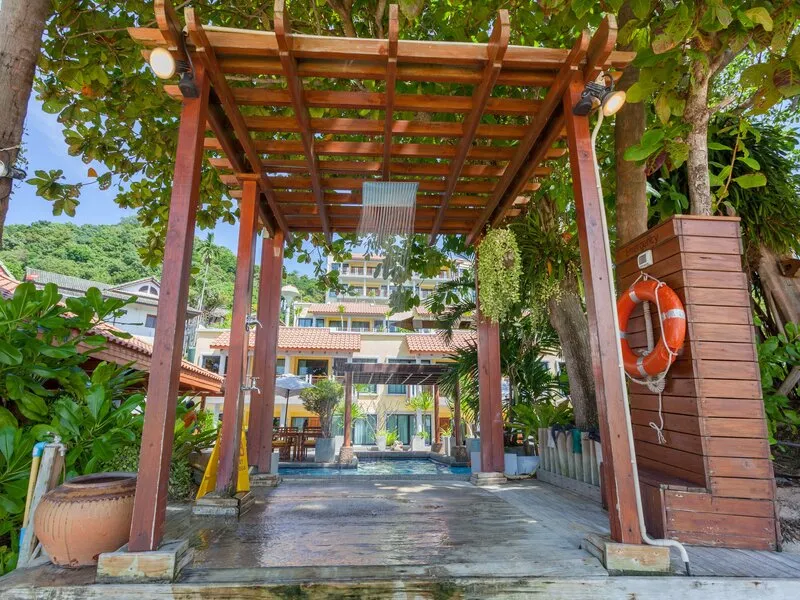 By The Sea Phuket Beach Resort · Anbieterbild von TUI