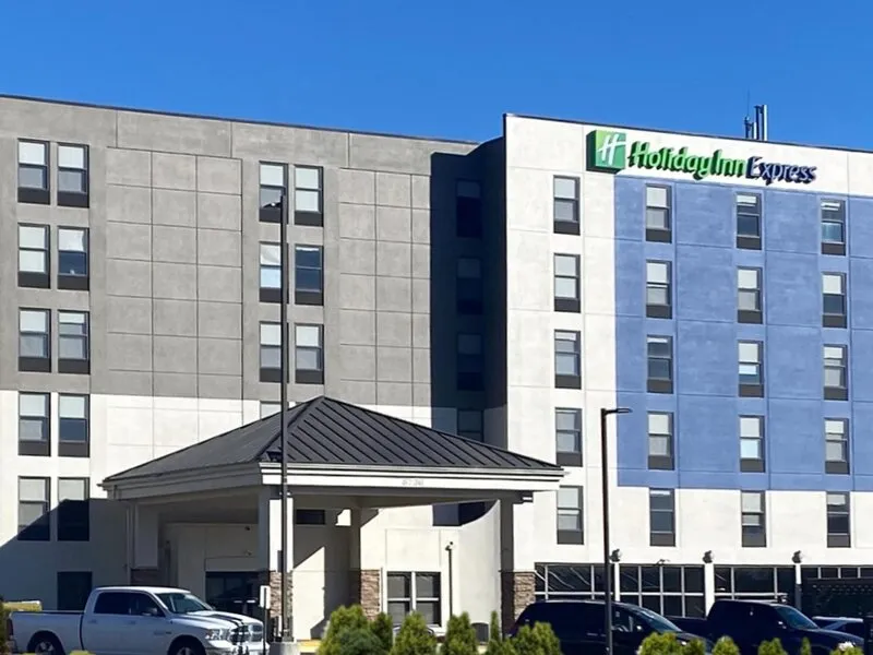 Holiday Inn Express Omaha West - 90th Street · Anbieterbild von TUI