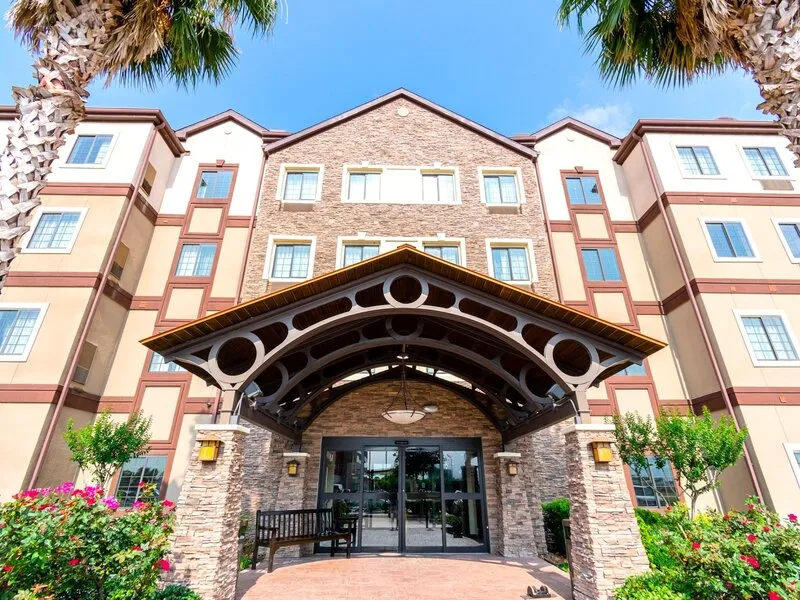 Staybridge Suites Houston IAH - Beltway 8 · Anbieterbild von TUI