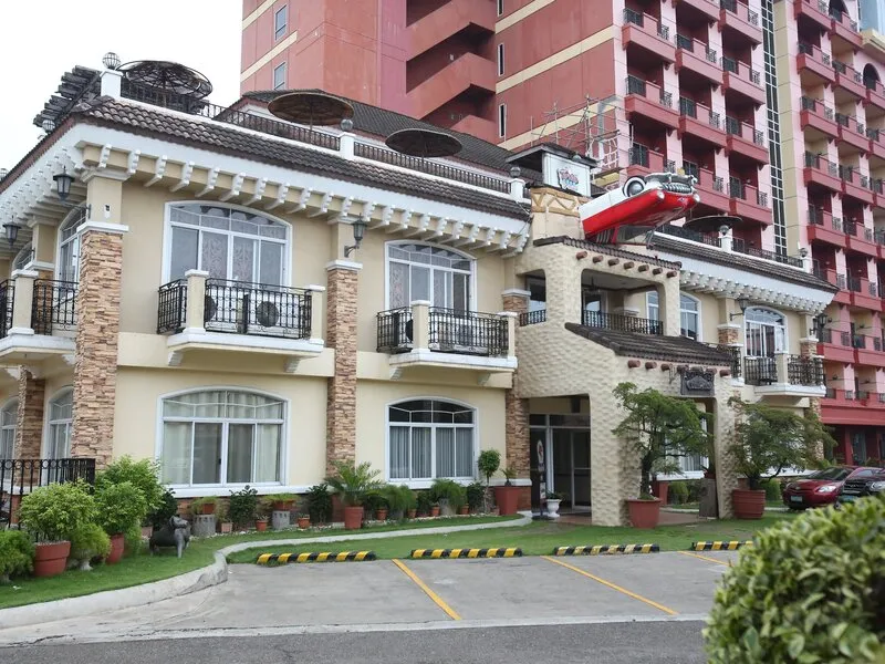 Crown Regency Suites & Residences Mactan · Anbieterbild von TUI