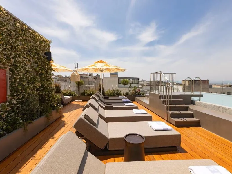 Adia Aluma Athens, Curio Collection by Hilton · Anbieterbild von TUI