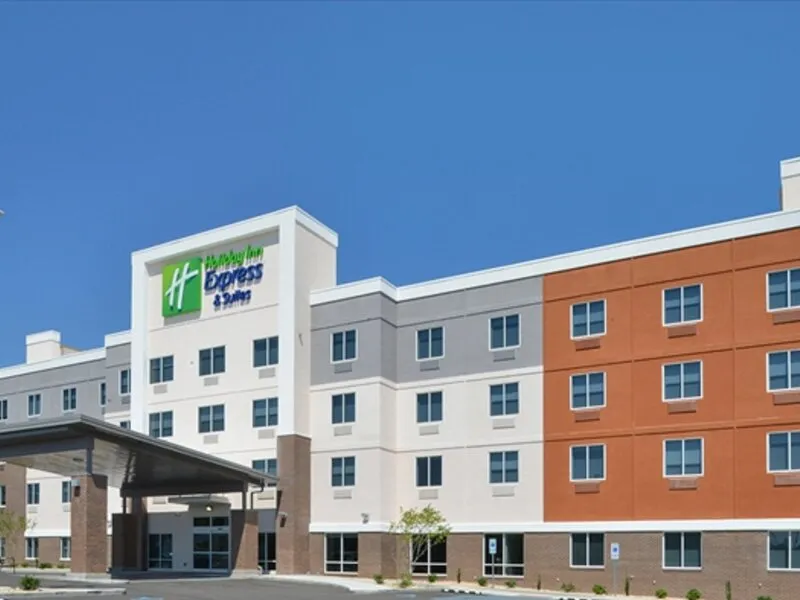 Holiday Inn Express & Suites Lexington - Hamburg Area · Anbieterbild von TUI