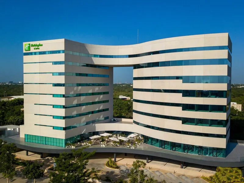 Holiday Inn & Suites Merida La Isla · Anbieterbild von TUI