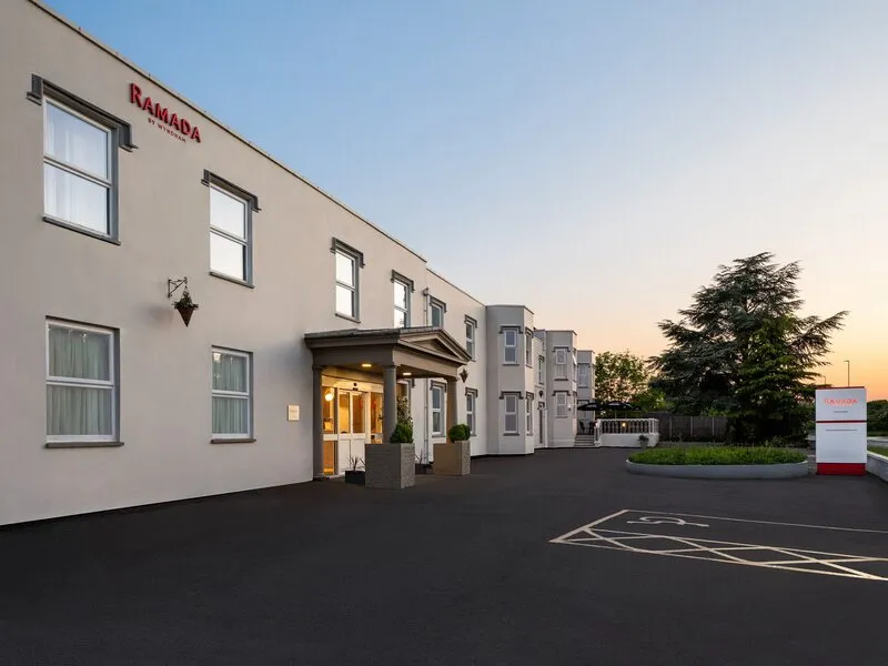 Ramada by Wyndham Cheltenham · Anbieterbild von TUI