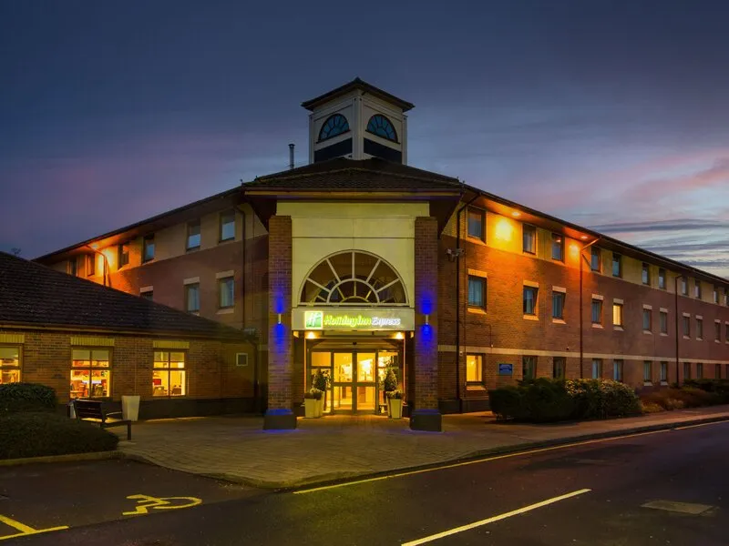 Holiday Inn Express Warwick - Stratford-upon-Avon · Anbieterbild von TUI