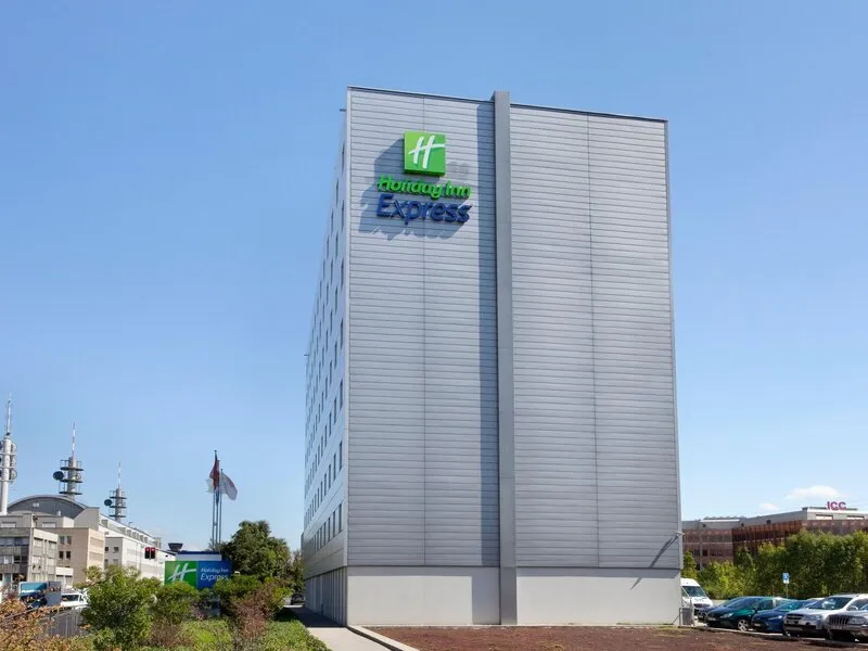 Holiday Inn Express Geneva Airport · Anbieterbild von TUI