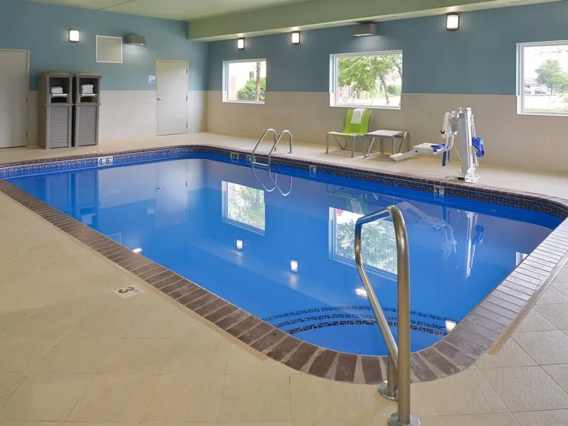 Holiday Inn Express & Suites Omaha - 120th and Maple · Anbieterbild von TUI