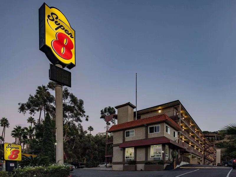 Super 8 by Wyndham San Diego Hotel Circle · Anbieterbild von TUI