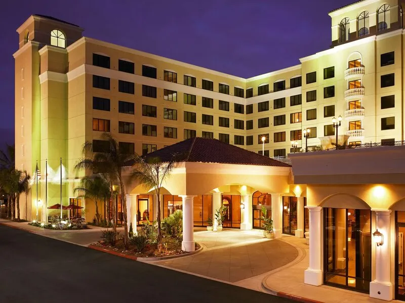 DoubleTree Suites by Hilton Hotel Anaheim Resort - Convention Center · Anbieterbild von TUI