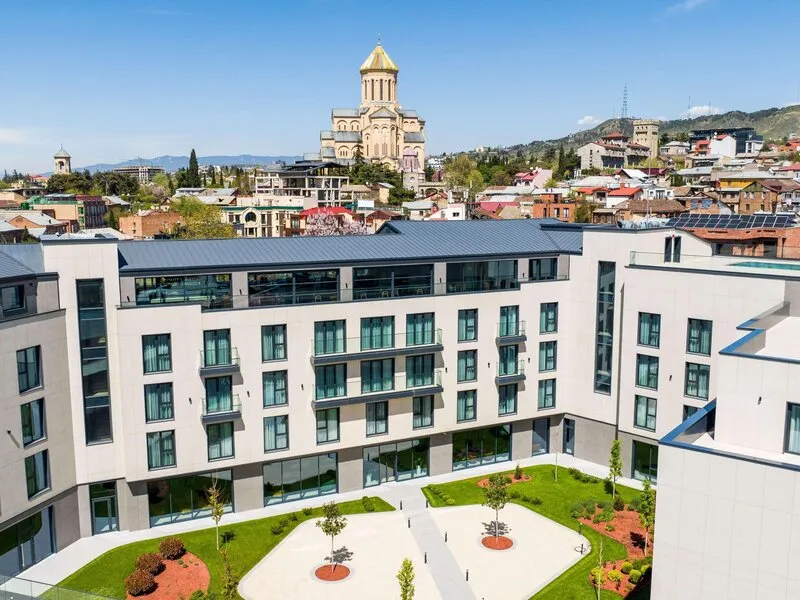 Novotel Tbilisi Center · Anbieterbild von TUI