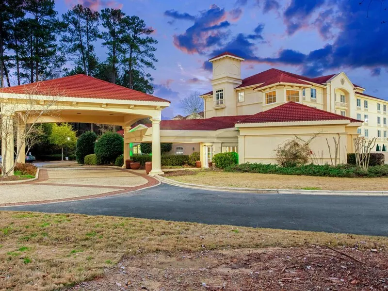 La Quinta Inn & Suites by Wyndham Birmingham Hoover · Anbieterbild von TUI