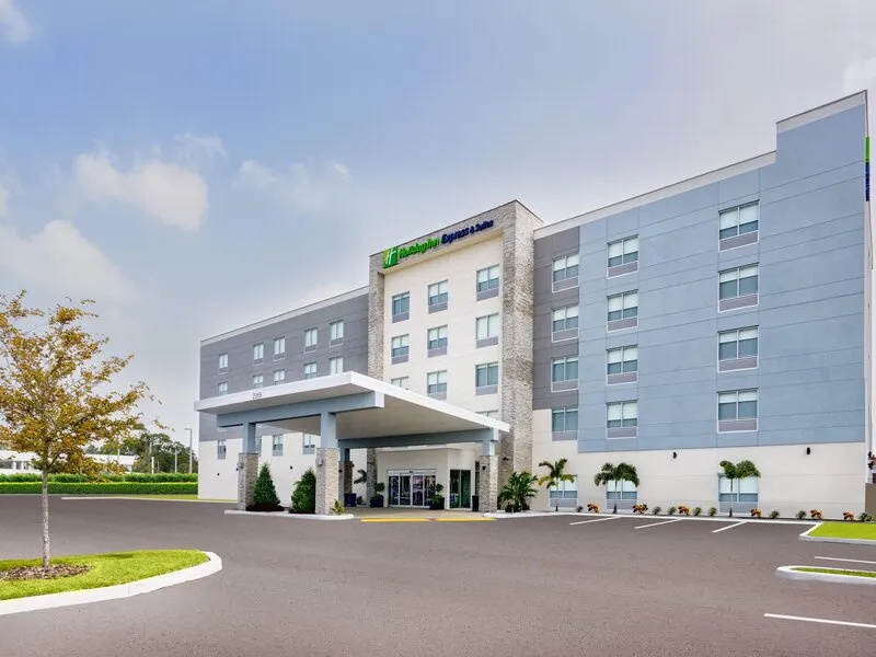 Holiday Inn Express & Suites Tampa Stadium Area · Anbieterbild von TUI
