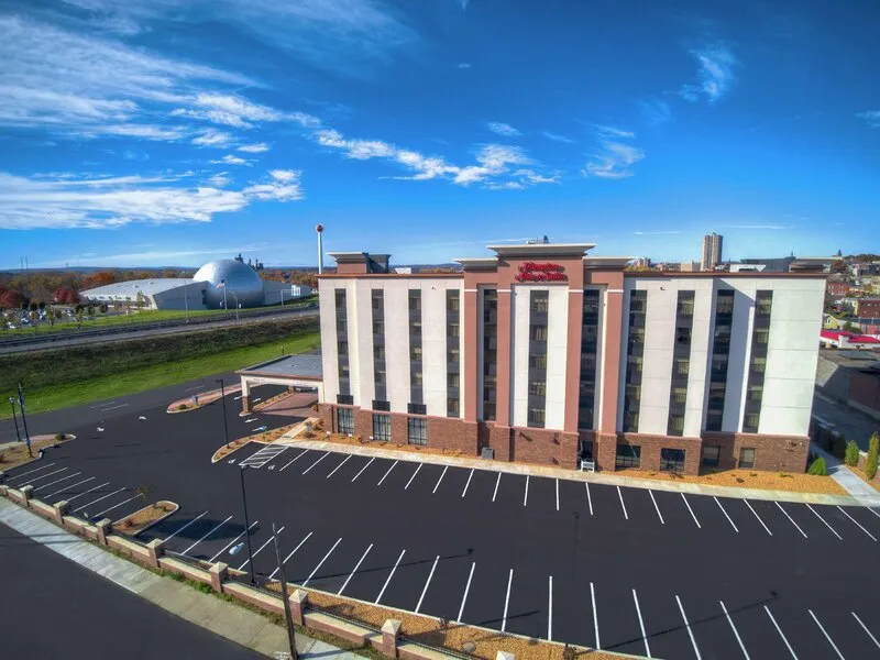 Hampton Inn & Suites Springfield/Downtown · Anbieterbild von TUI