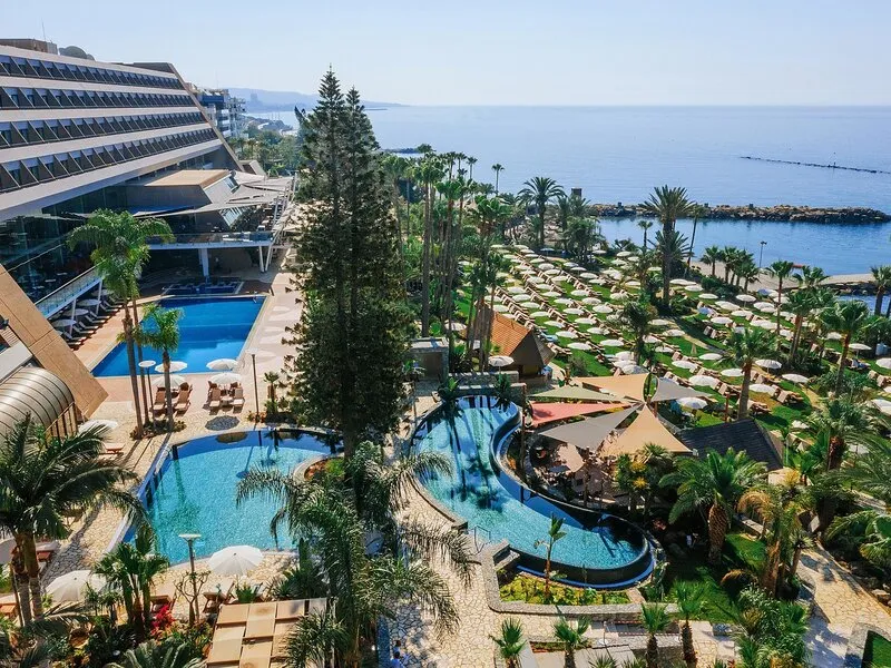 Amathus Beach Hotel Limassol · Anbieterbild von TUI