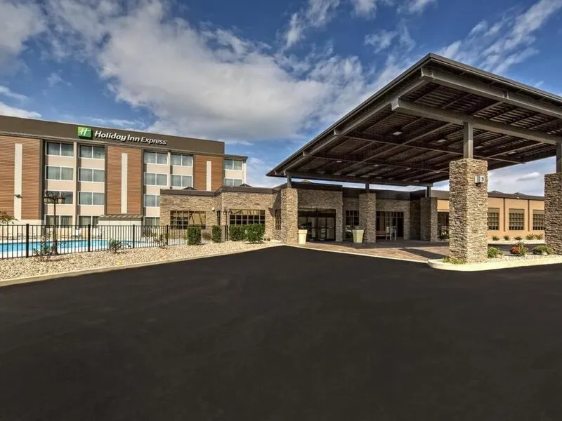 Holiday Inn Express Louisville Airport Expo Center · Anbieterbild von TUI