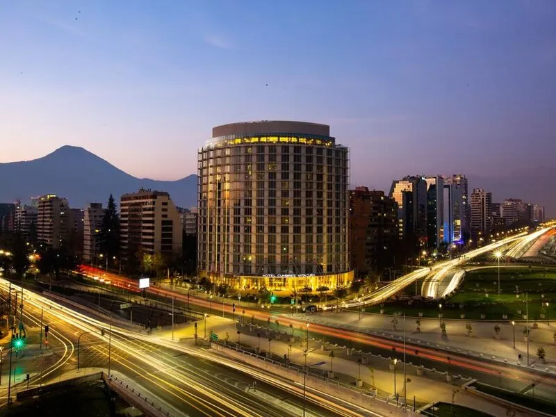DoubleTree by Hilton Santiago Kennedy · Anbieterbild von TUI
