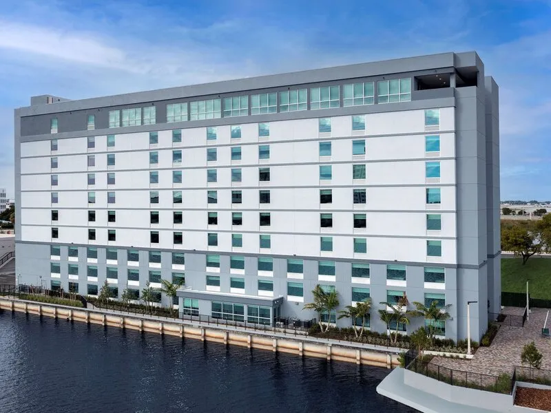 Home2 Suites by Hilton Miami Airport South Blue Lagoon · Anbieterbild von TUI