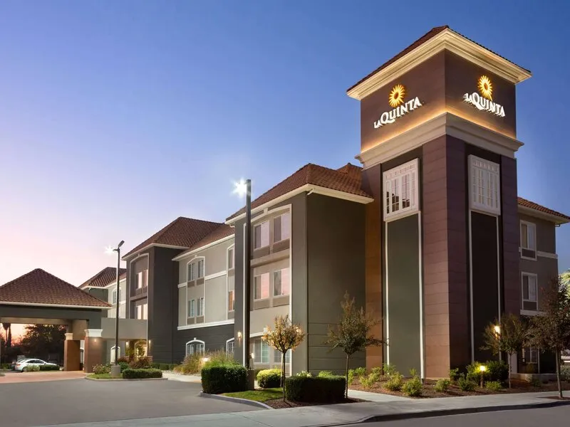 La Quinta Inn & Suites by Wyndham Fresno Northwest · Anbieterbild von TUI