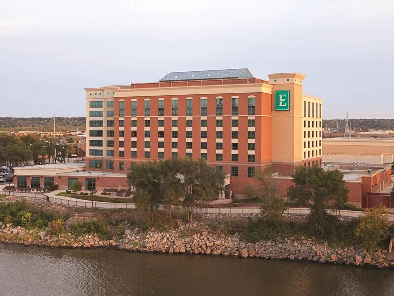Embassy Suites East Peoria Hotel & Riverfront Conference Center · Anbieterbild von TUI