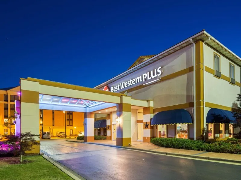 Best Western Plus Carlton Suites · Anbieterbild von TUI