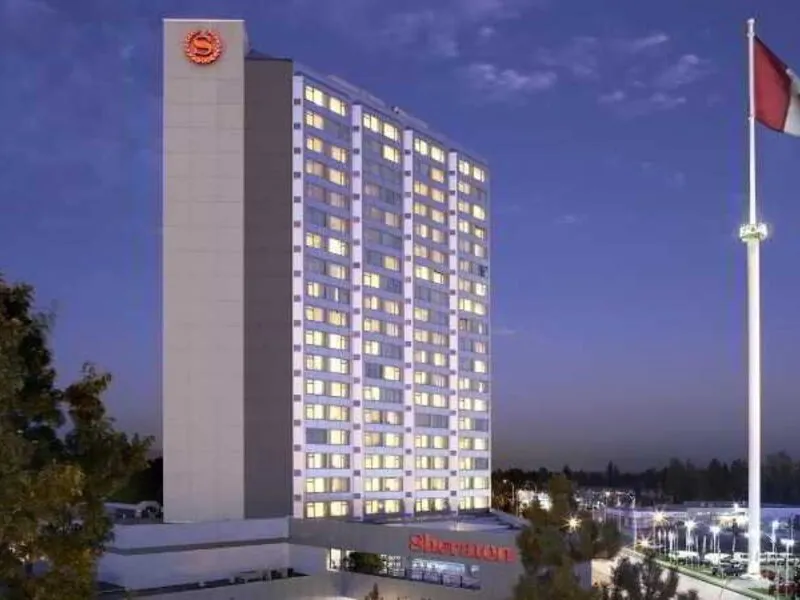 Sheraton Vancouver Guildford Hotel · Anbieterbild von TUI
