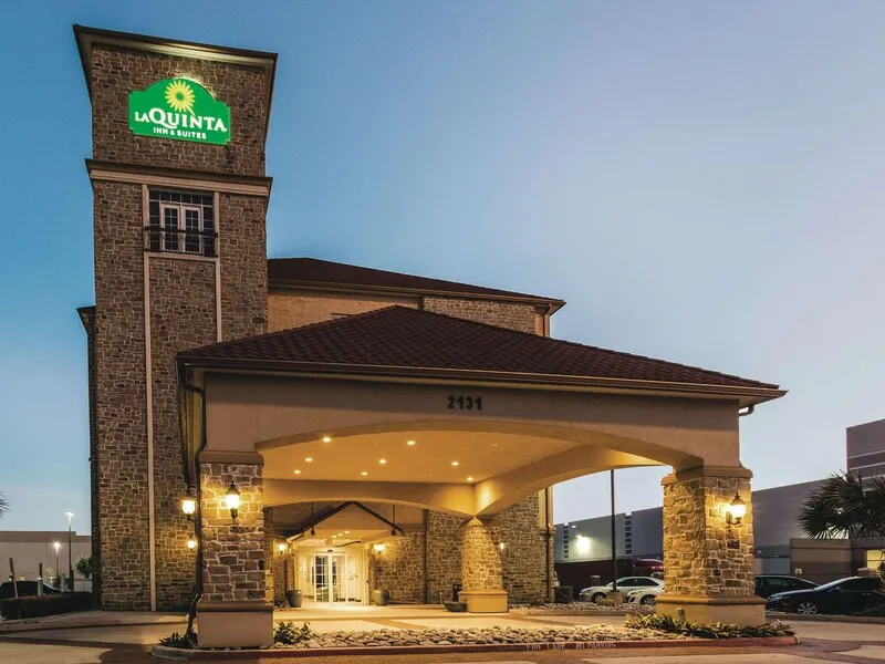 La Quinta Inn & Suites by Wyndham Dallas Grand Prairie South · Anbieterbild von TUI