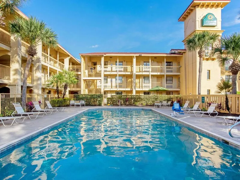 La Quinta Inn by Wyndham Orlando Airport West · Anbieterbild von TUI