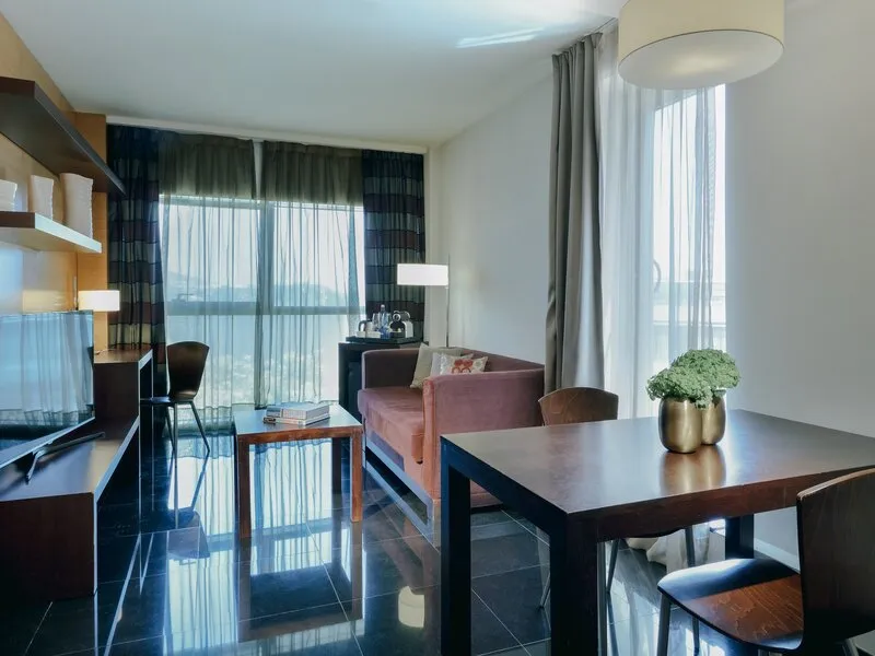 NH Barcelona Fira Suites · Anbieterbild von TUI