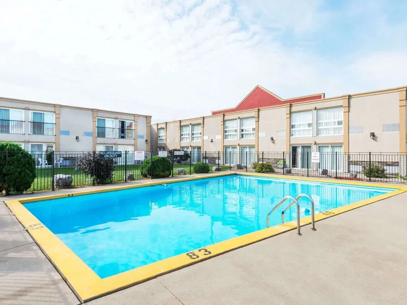 Super 8 by Wyndham Cambridge/Kitchener/Waterloo Area · Anbieterbild von TUI