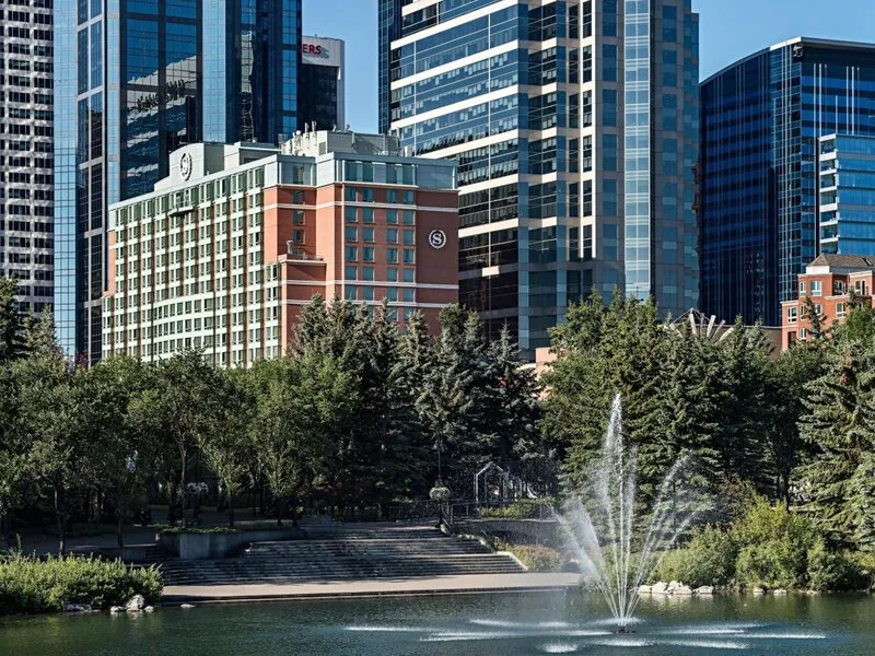 Sheraton Suites Calgary Eau Claire · Anbieterbild von TUI