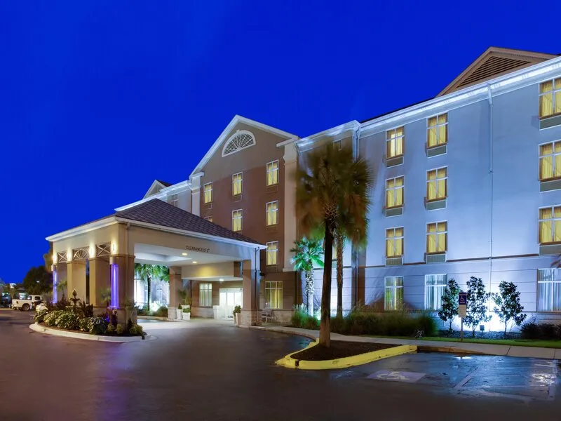 Holiday Inn Express & Suites Charleston Ashley Phosphate · Anbieterbild von TUI